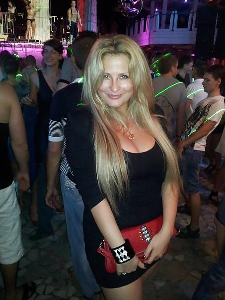 16P Busty Russian Woman 202