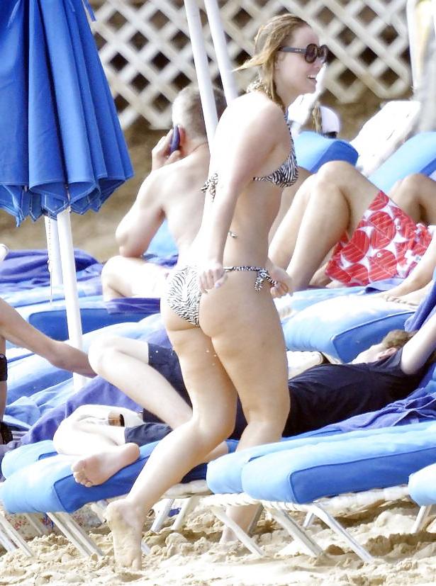 13P Kimberley Walsh - Wearing Bikini On A Beach Barbados 