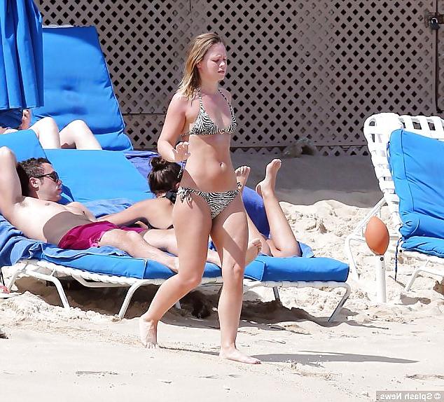 13P Kimberley Walsh - Wearing Bikini On A Beach Barbados 