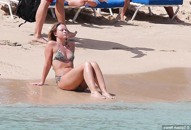 13P Kimberley Walsh - Wearing Bikini On A Beach Barbados 