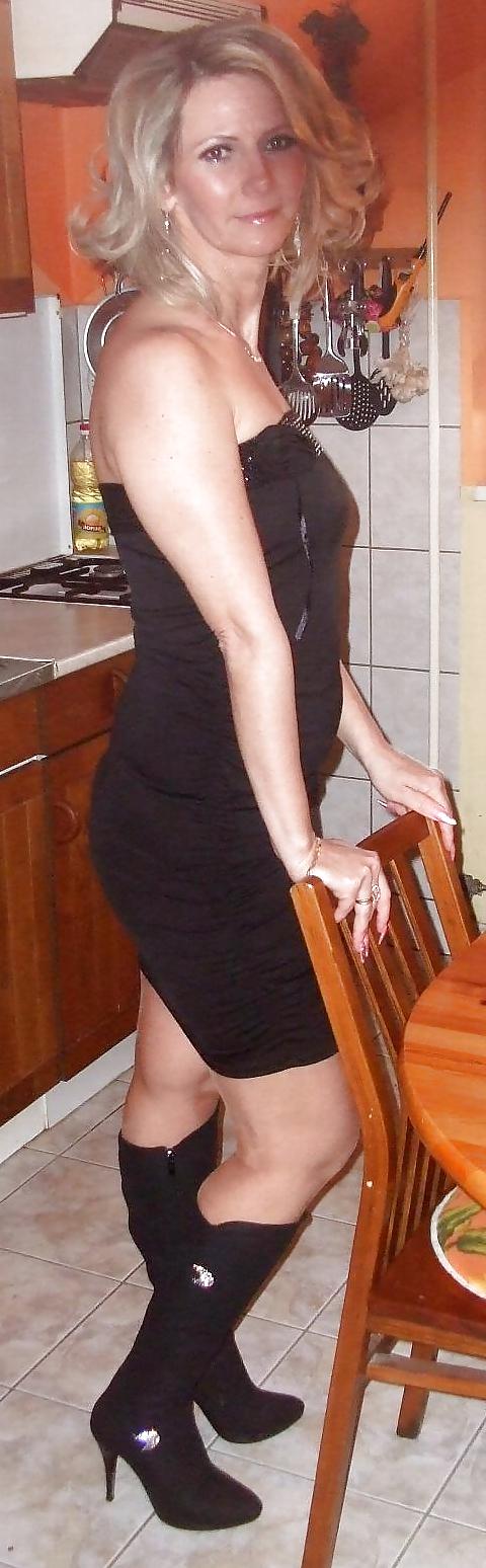 12P Hot mature secretary