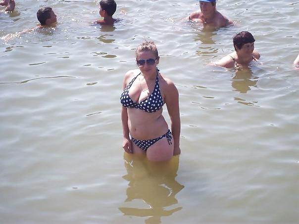 13P Busty Russian Woman 292