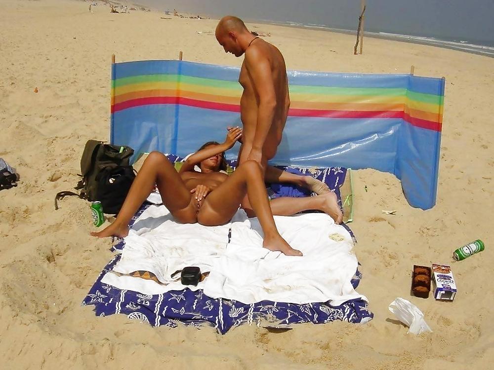 23P Couples on the beach