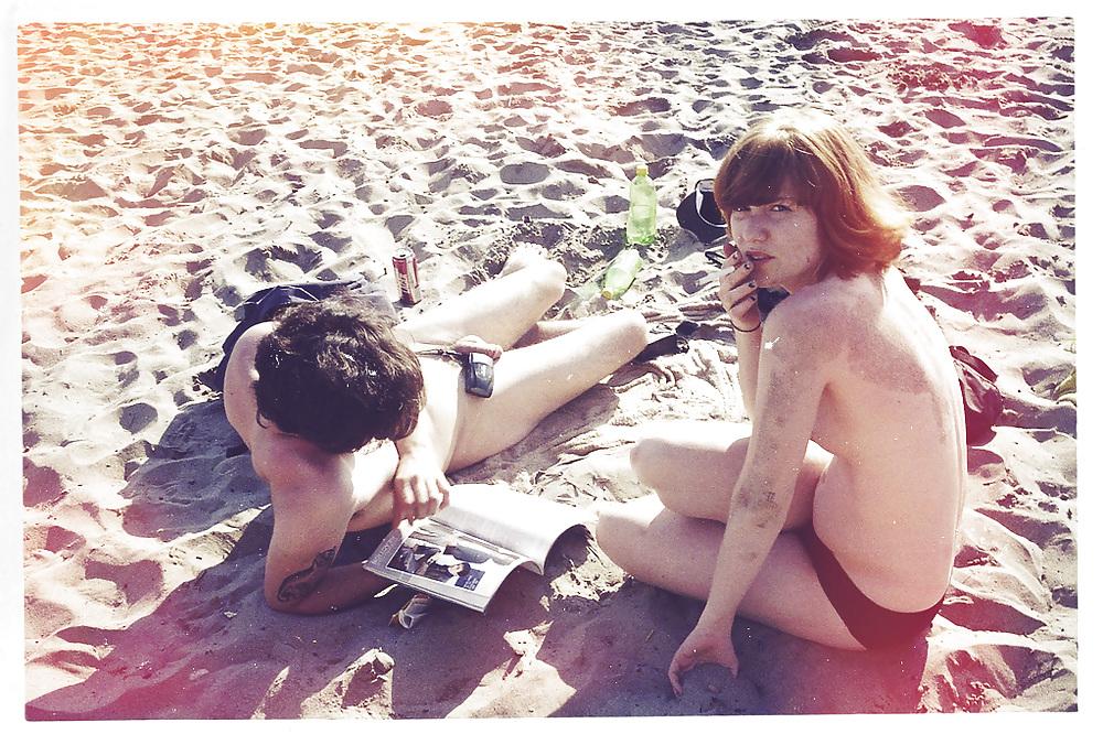 23P Couples on the beach