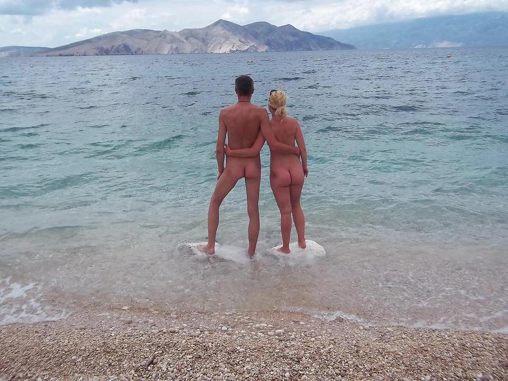 23P Couples on the beach