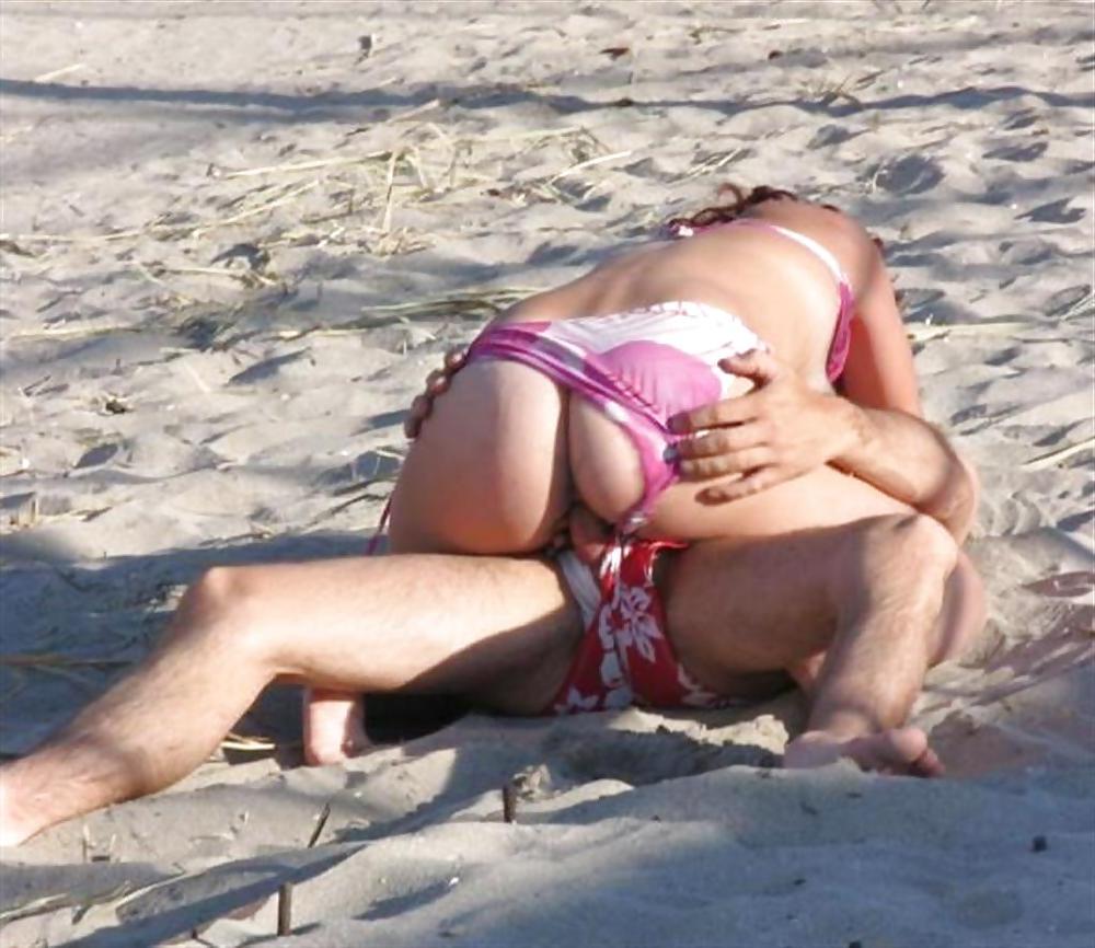23P Couples on the beach