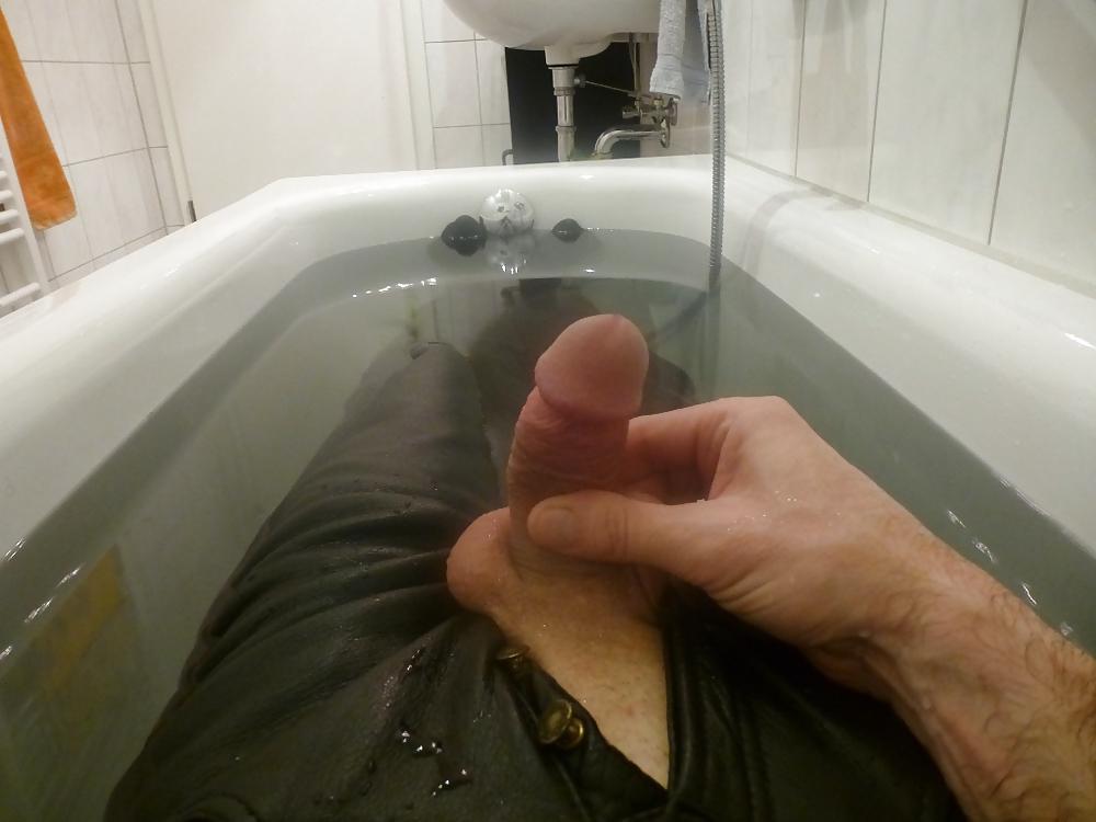 12P Geil in Lederhosen - horny in leather pants