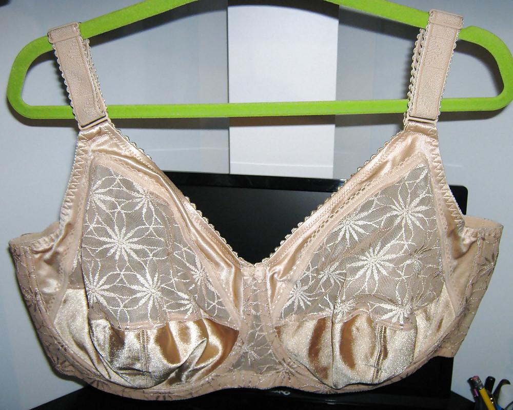 14P G cups for mature woman