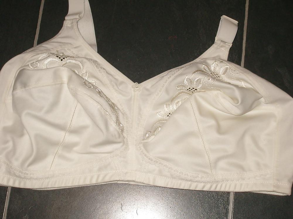 14P G cups for mature woman