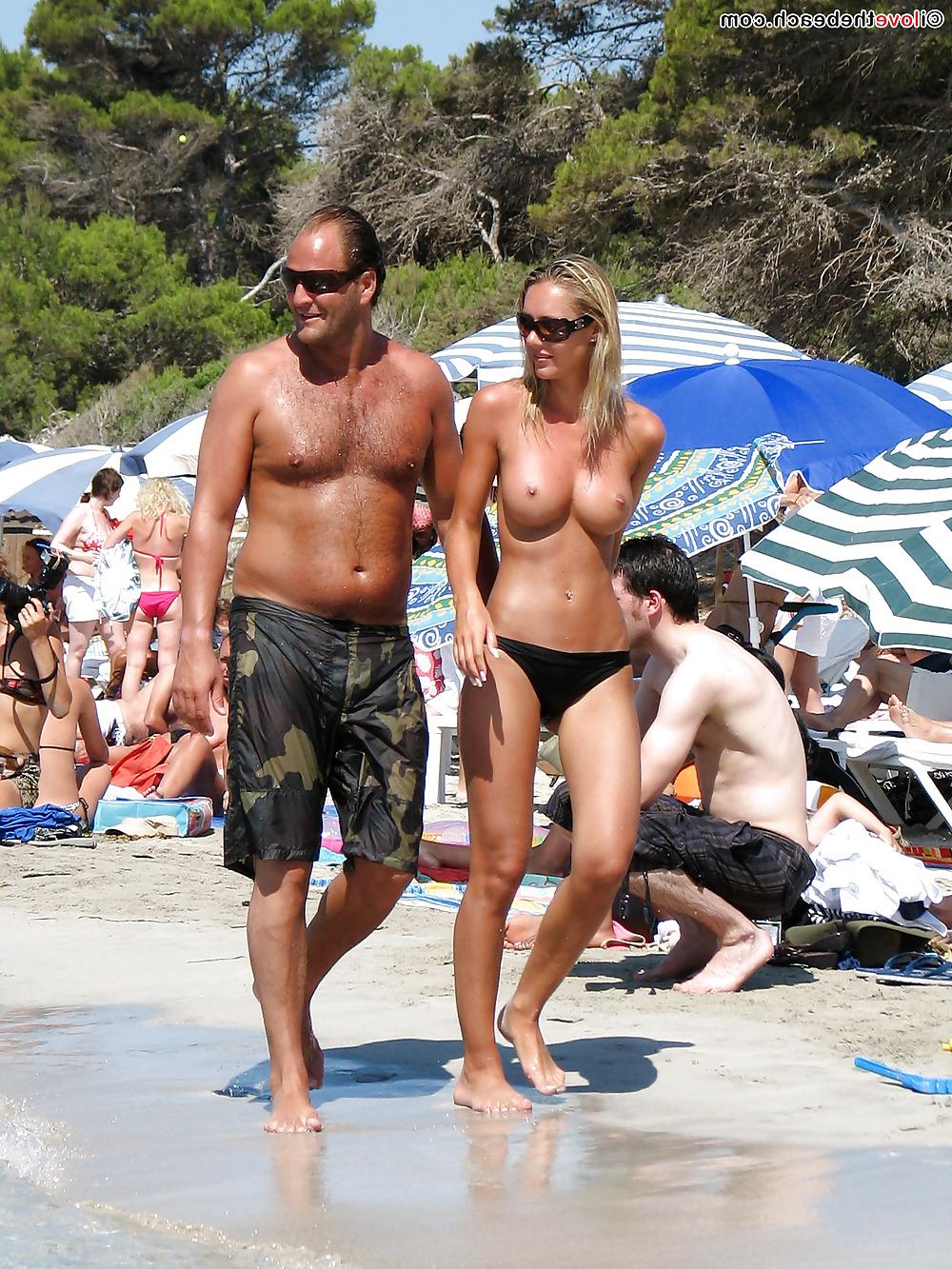 25P Boobs on the beach