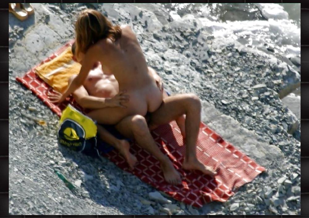 25P Paparazzi on the beach