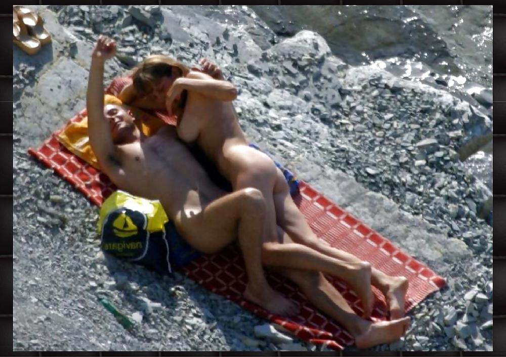 25P Paparazzi on the beach