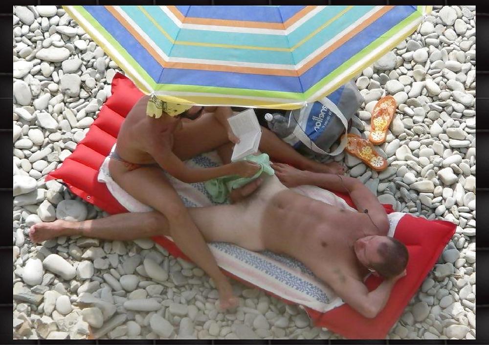25P Paparazzi on the beach