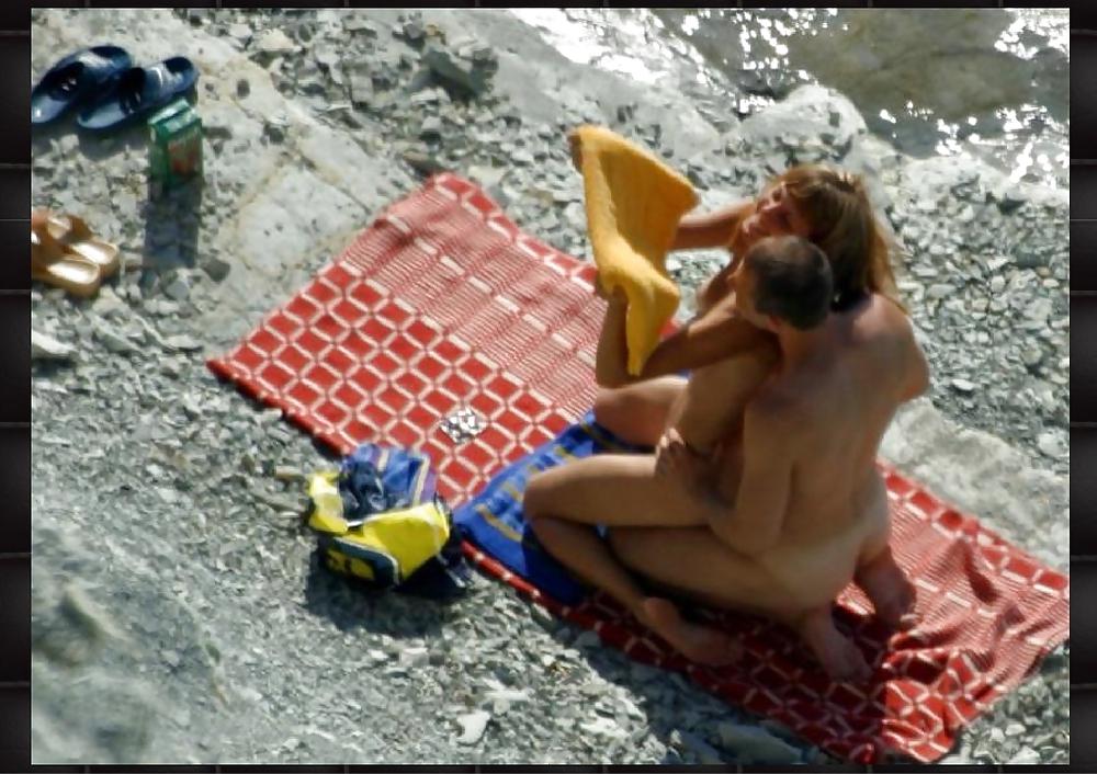 25P Paparazzi on the beach