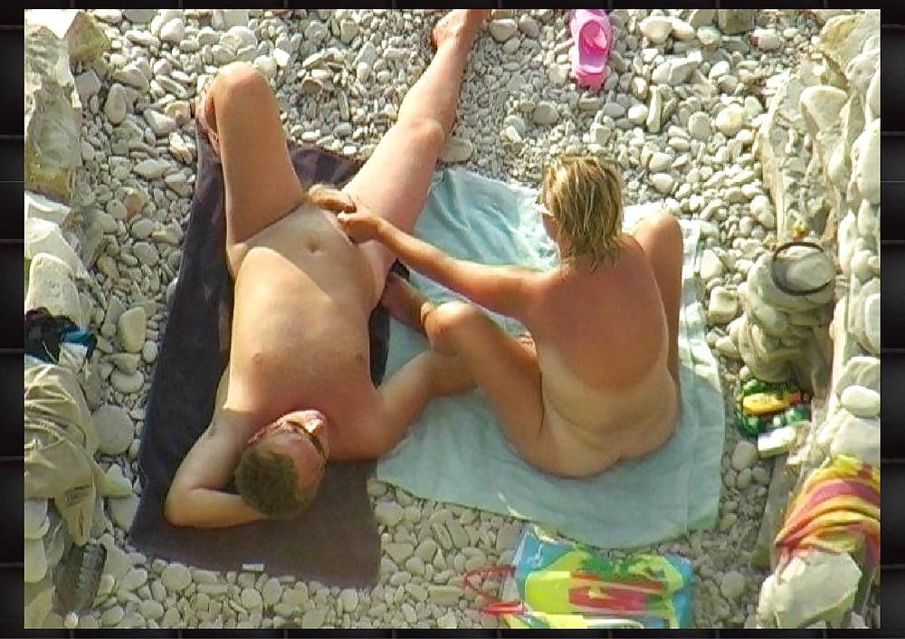 25P Paparazzi on the beach