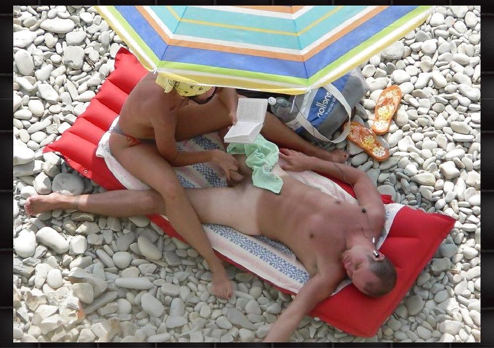25P Paparazzi on the beach