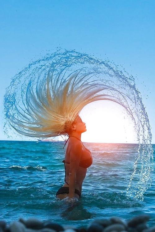 10P Sexy girls at the beach
