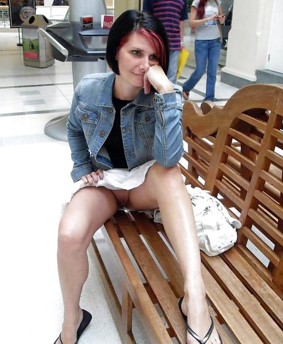 15P Upskirt No Pants 5