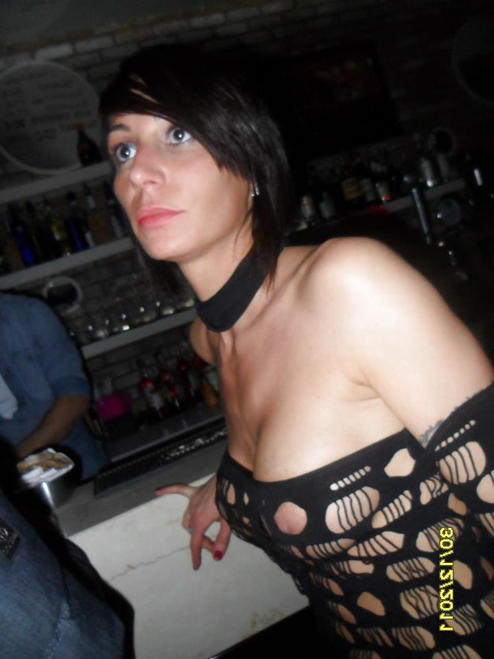25P Sexy facebookslut Lsura flashing and see tits