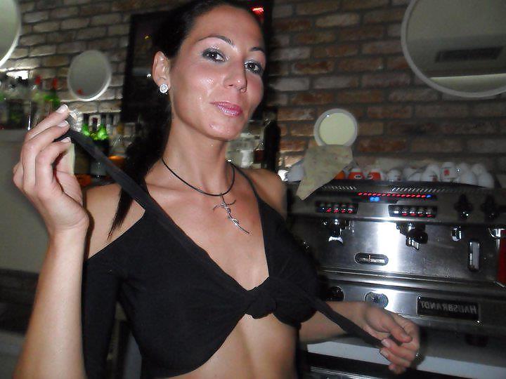 25P Sexy facebookslut Lsura flashing and see tits