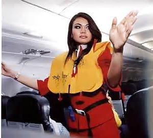25P Flight attendant - hotesse de l air
