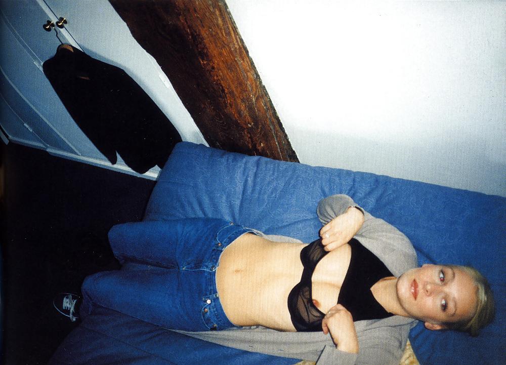 25P Gorgeous Icelandic Woman