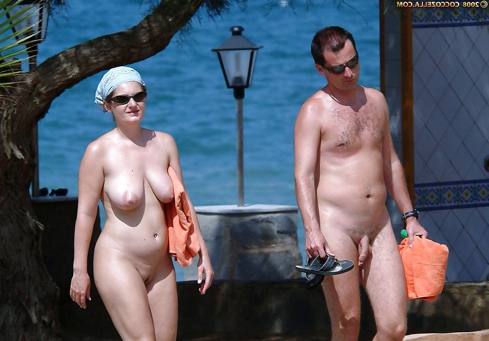 25P Saggy Tits on Beach