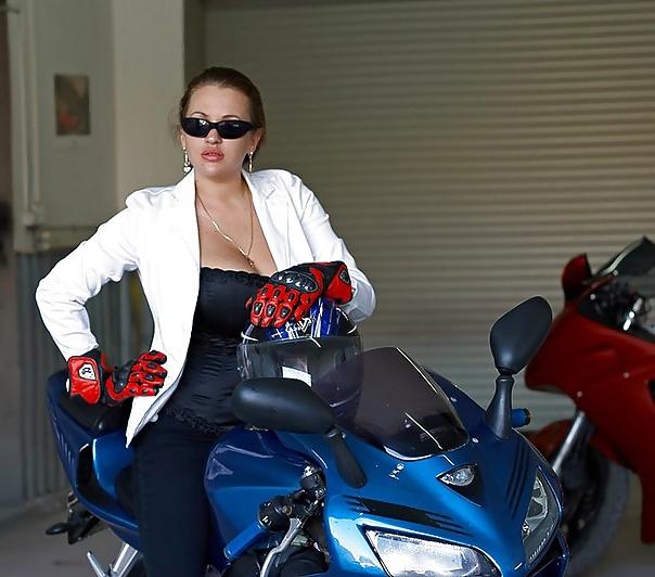 18P Busty Russian Woman 275