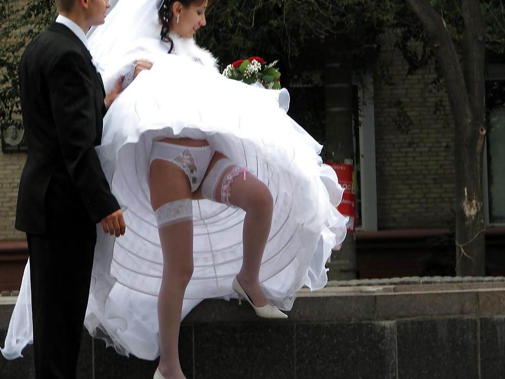 25P Ooops, Brides flashing - N. C. 