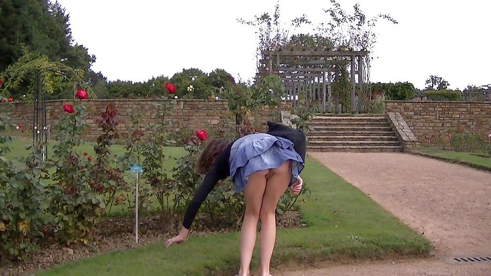 18P Women flashing their pussies - N. C. 