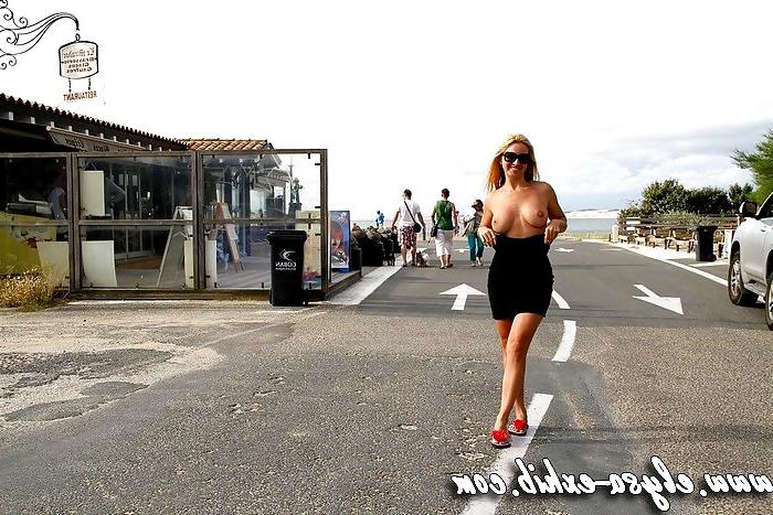 10P Flashing and nude in Cap Ferret