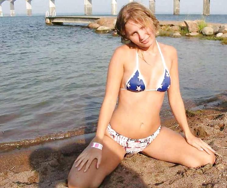 22P On the beach with Mia