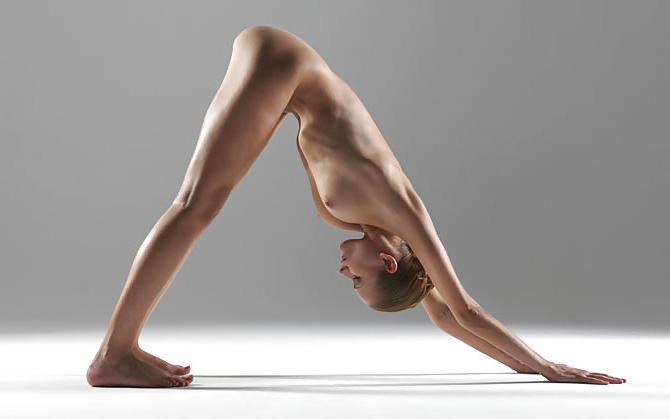 25P Naked yoga