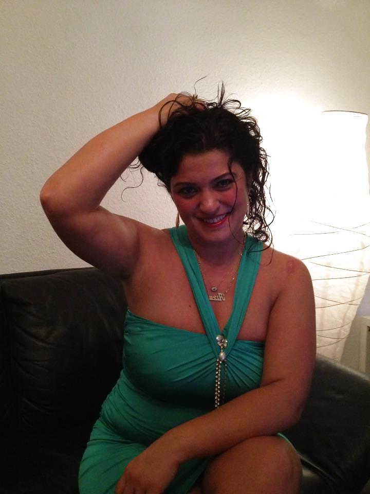 8P Arab turkish woman: Arzu