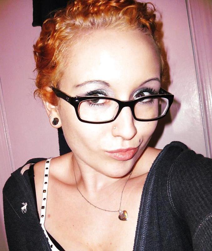 21P Nice woman with glases