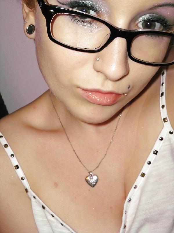 21P Nice woman with glases