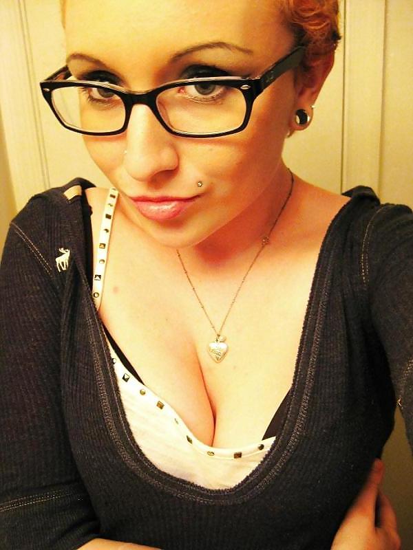 21P Nice woman with glases