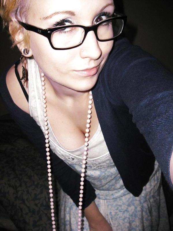 21P Nice woman with glases
