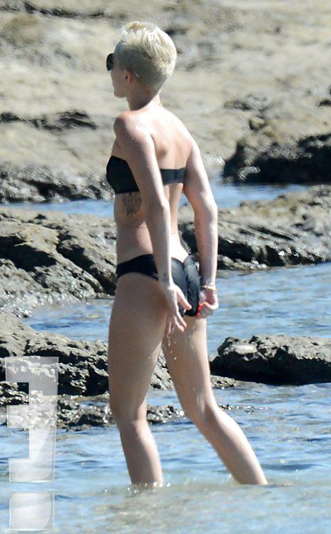 22P Sexy Miley Cyrus Bikini Beach Yoga Girl in Costa Rica 2013