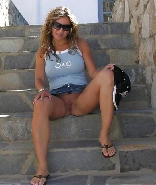 25P Girls flashing - 7