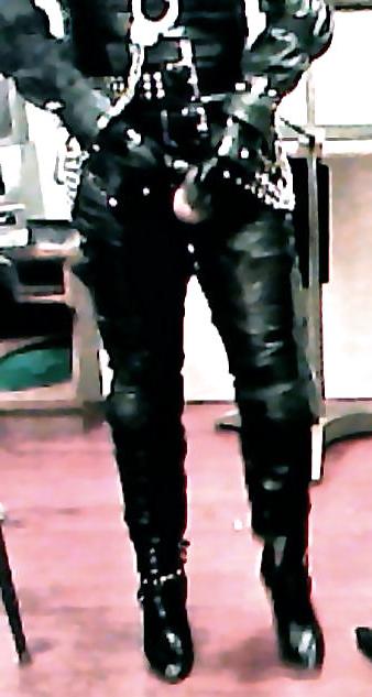10P Leather Jerkoff Session 5