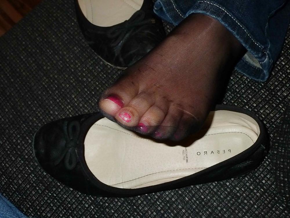 23P Black flats, black nylons