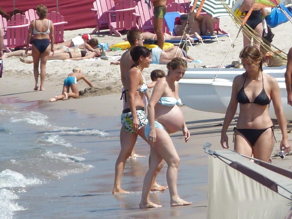 8P Voyeur - Pregnant girl on the beach (vacation in Corsica)