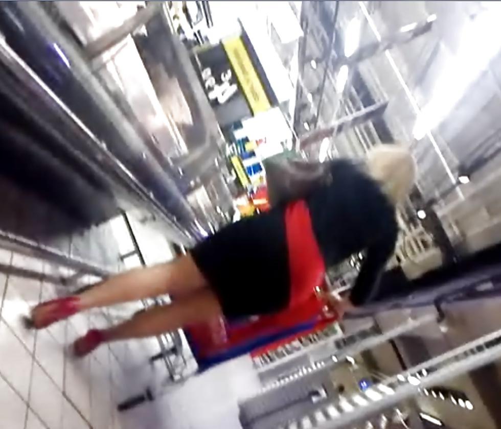 21P Flash blonde slut
