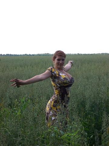 21P Busty Russian Woman 308