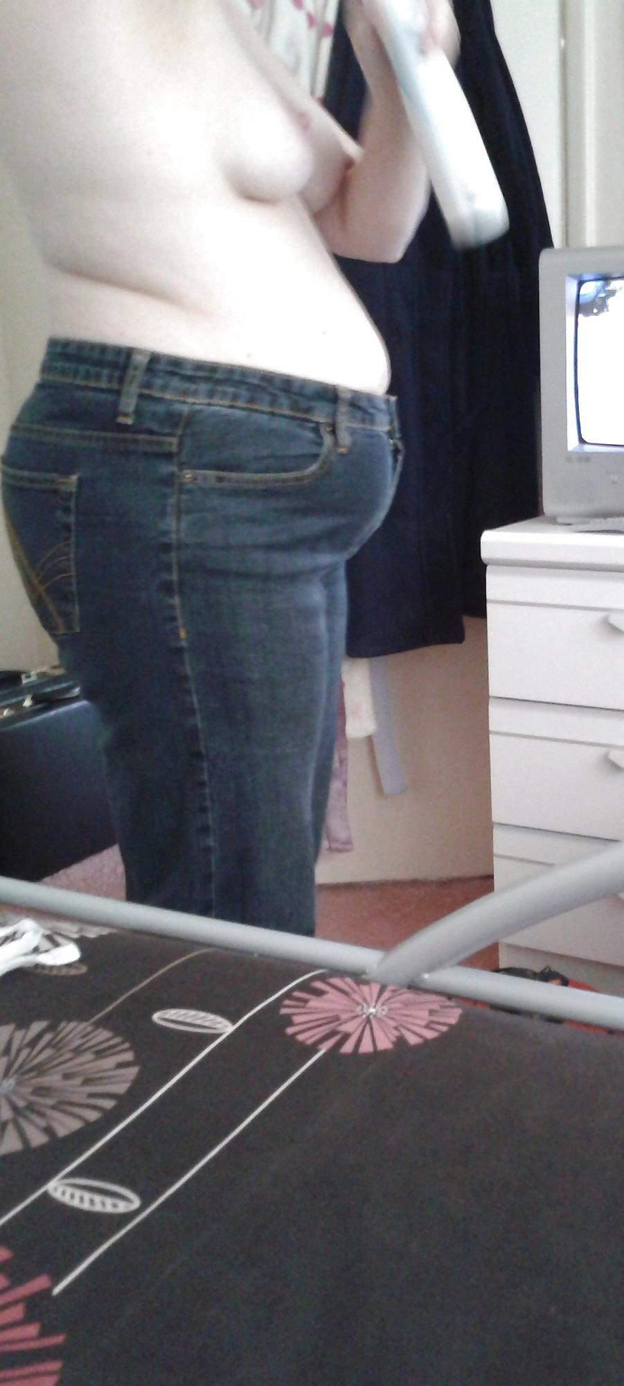 16P Secret pics of wife getting ready