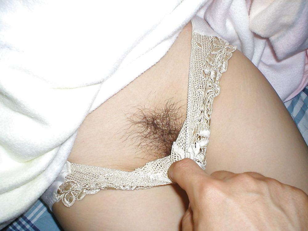 10P Sneaky pics of korean milf