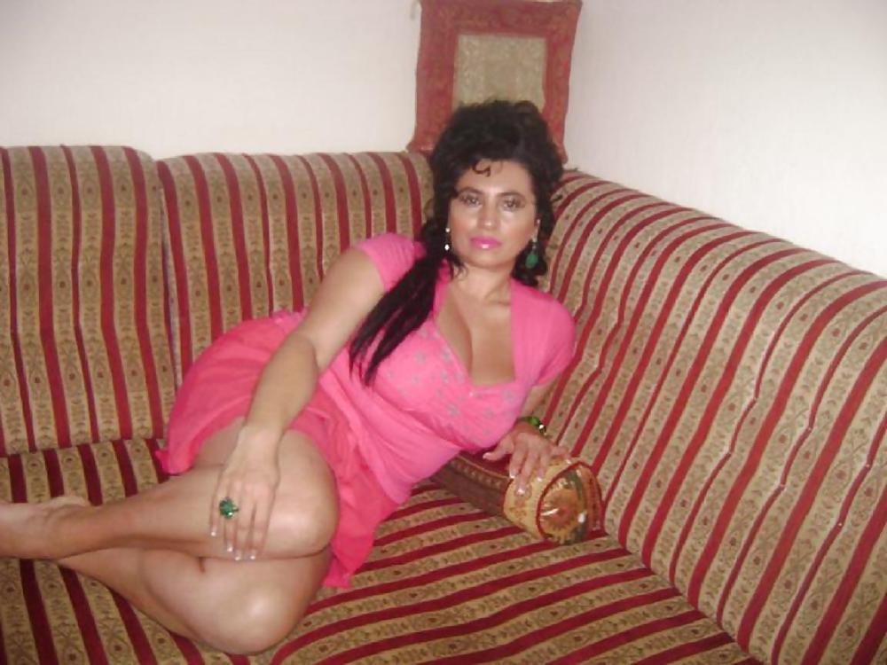 6P Turkish woman: Meryem