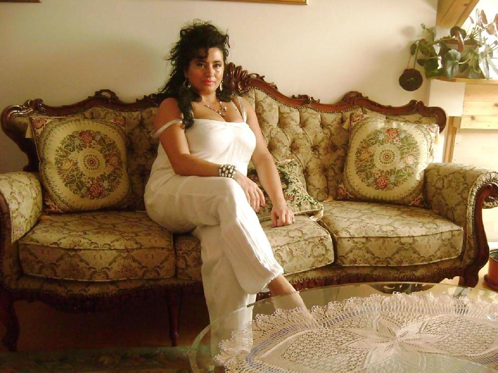 6P Turkish woman: Meryem