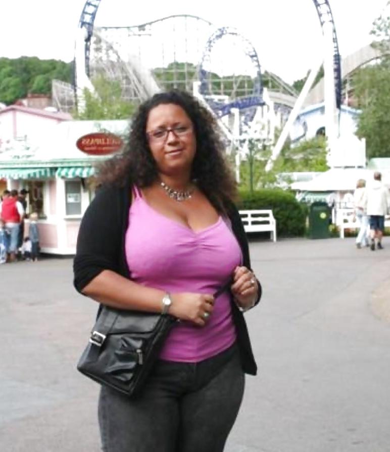 5P Big breasted milf flashing and posing